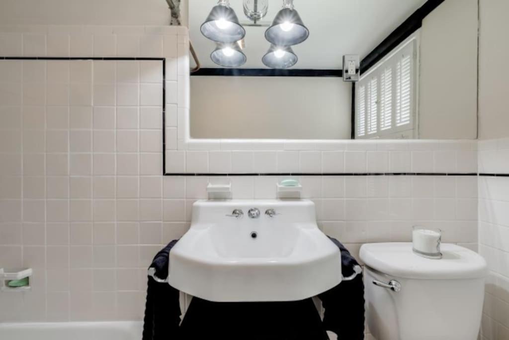 Holiday home Historic With Free Parking In Quiet, Convenient *