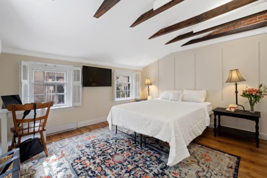 Holiday home Historic With Free Parking In Quiet, Convenient