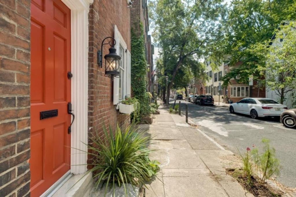 Historic With Free Parking In Quiet, Convenient Holiday home Philadelphia